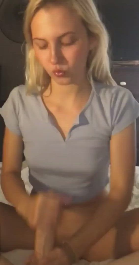 Blonde Cum Handjob Freeuse Fantasy Short Video #11045 video thumbnail