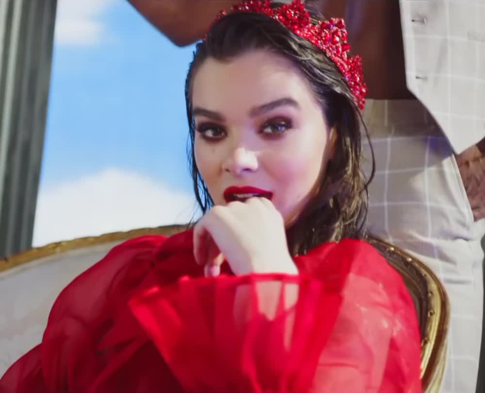 Hailee Steinfeld Short Video #4061 video thumbnail