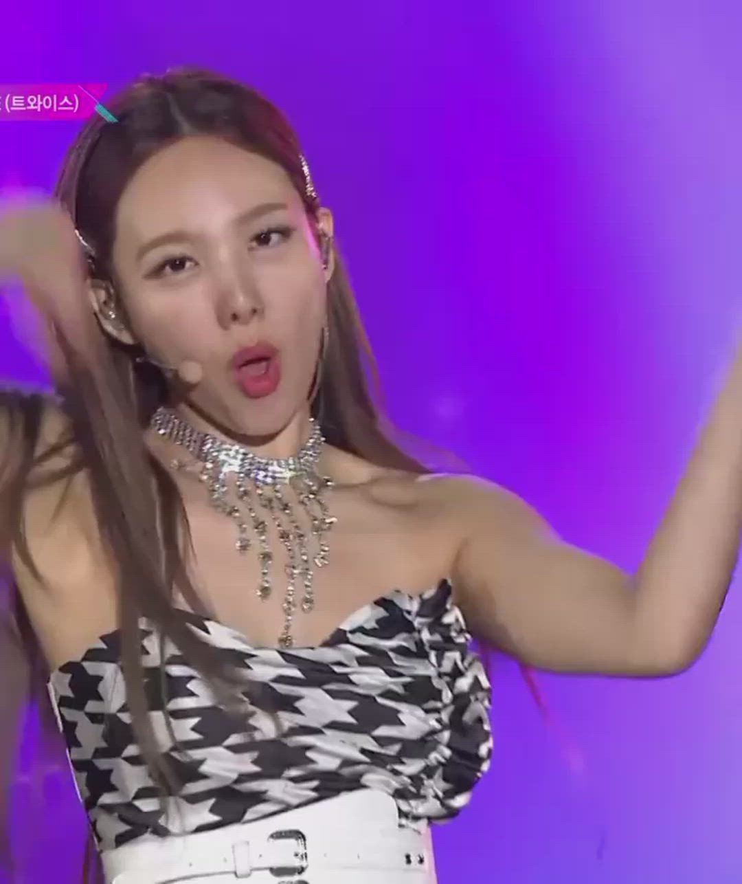 Cute Korean Dancing Short Video #7777 video thumbnail
