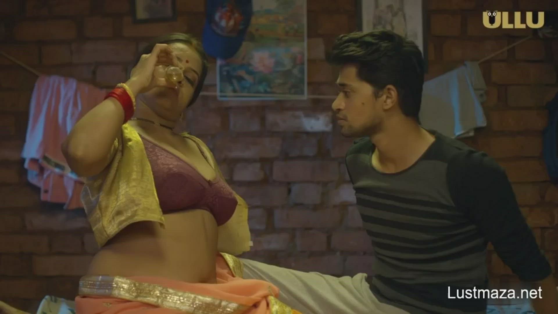 Big Tits Indian Desi Aunty Short Video #8856 video thumbnail