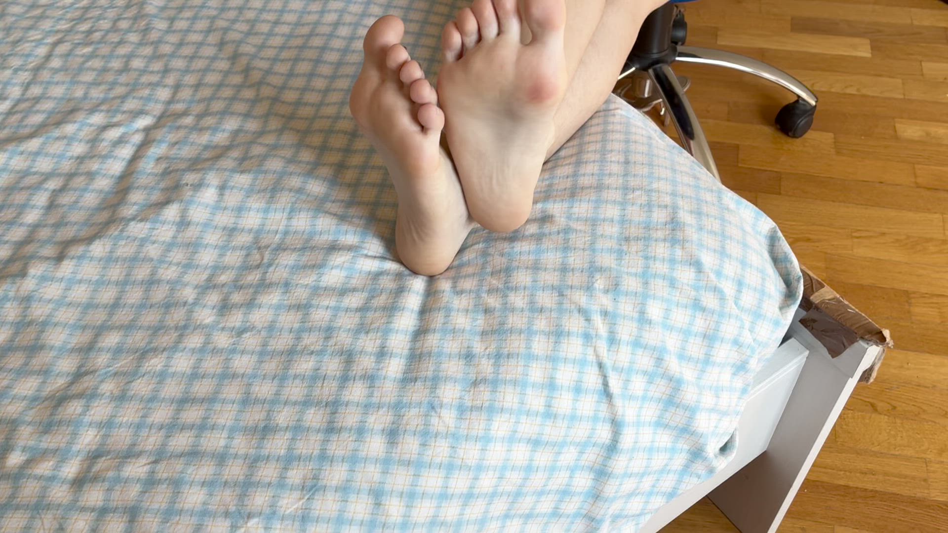 Feet Short Video #9146 video thumbnail